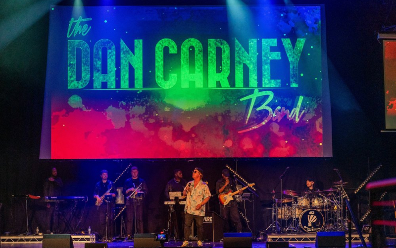 Dan+Carney12