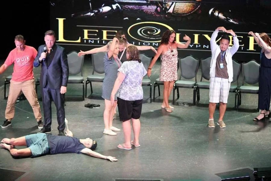 lee-oliver (2) lee-oliver (2)